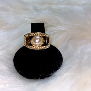 🤩 Very Cute Gold and Pearl ring! Ready to ship!